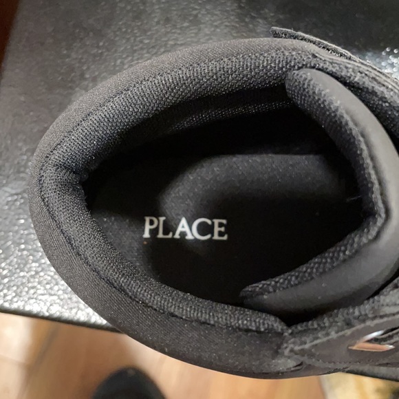 Boy SneakerNew from children’s place brand size 4 - Picture 4 of 5